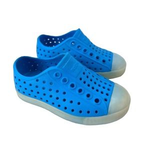 Native Jefferson Blue Glow in the Dark Water Sandals Shoes Childrens Kids